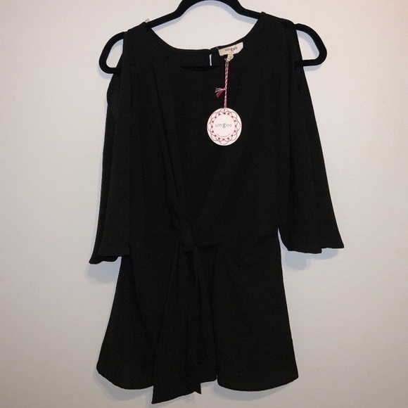 Umgee Tops - 142 NEW UMGEE Bell Sleeve Cold Shoulder Tie Front Blouse Tunic  Black